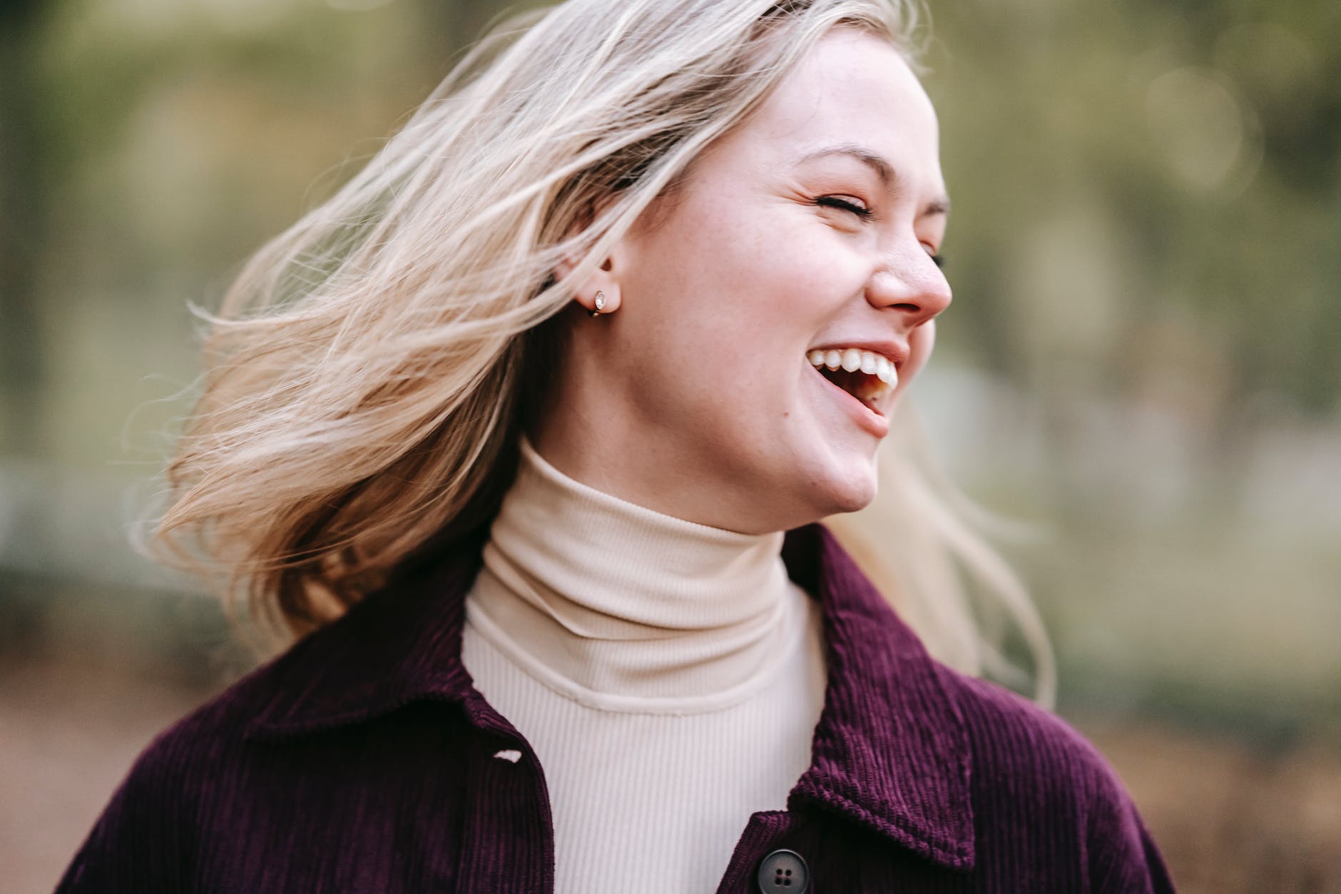 Yeux gonflés que faire : quelles en sont les causes