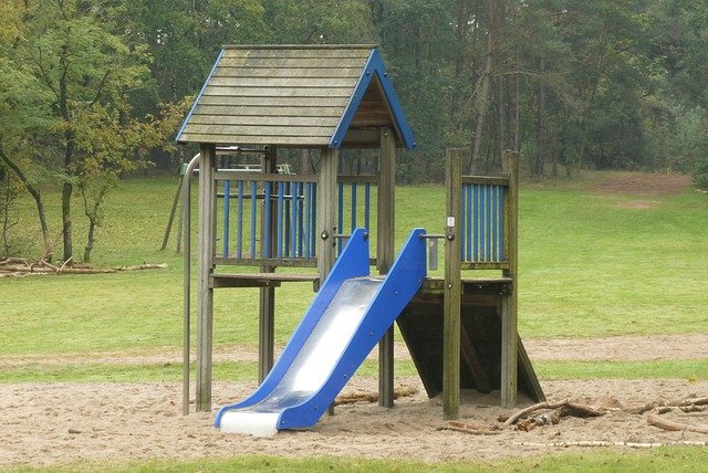 hauteur rambarde cabane enfant sur pilotis